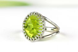Peridot Gemstone Buying Guide at DDB