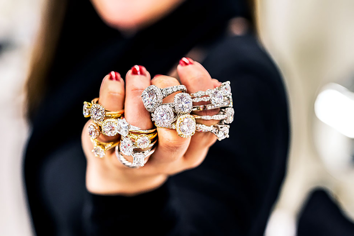 Picking the Perfect Pear Shaped Engagement Ring