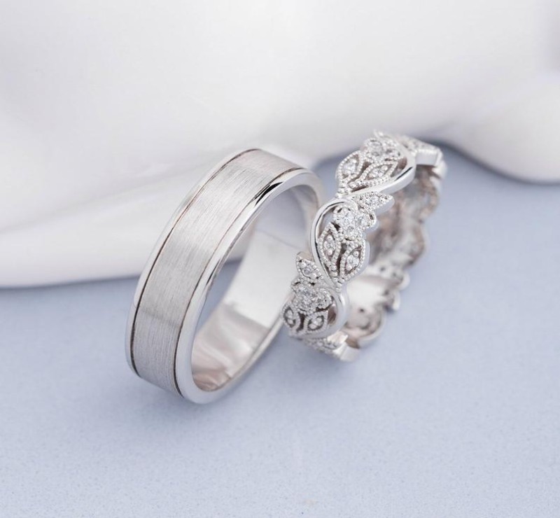 Best Traditional Wedding Ring Attire For Spouse