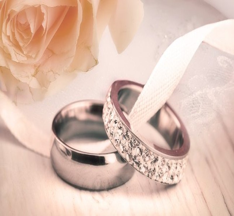 10 Unique Matching Wedding Rings for Couples