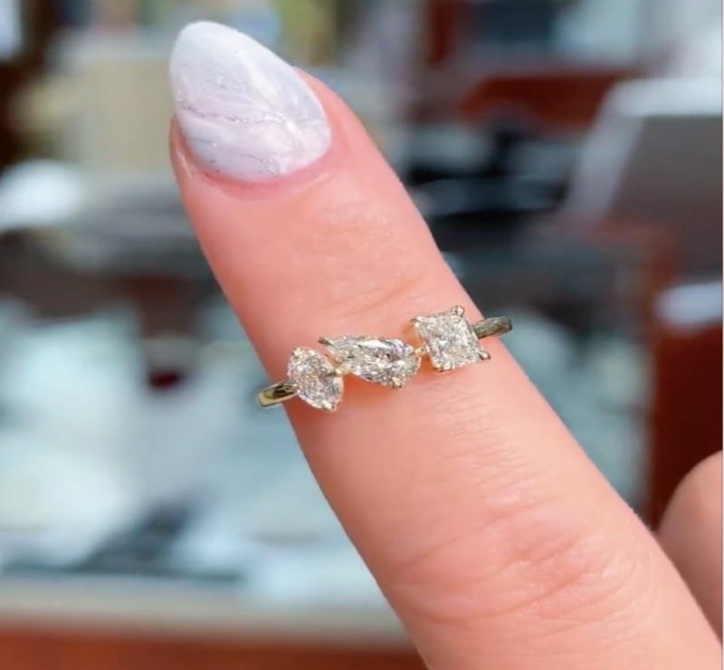 Seal the Deal with the Sparkle of Diamond Engagement Rings