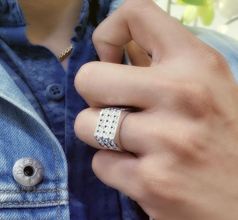 Celebrate Your Love with Engagement Rings for Men