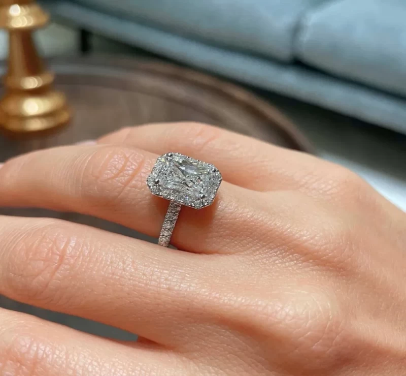 Unveiling the Timeless Charms of Engagement Rings