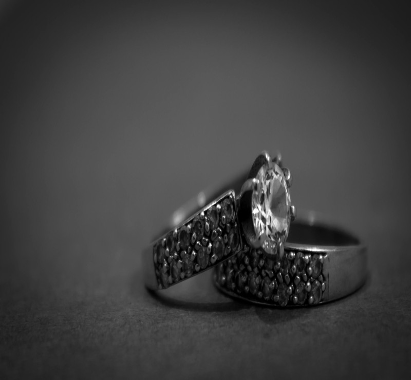 The Ultimate Guide to Finding Your Perfect Wedding Rings Online
