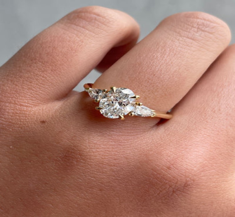 White Diamond Wedding Rings for Every Love Story