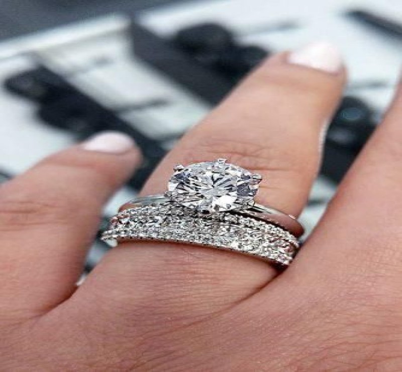 Exploring the Beauty of Engagement Rings Sets