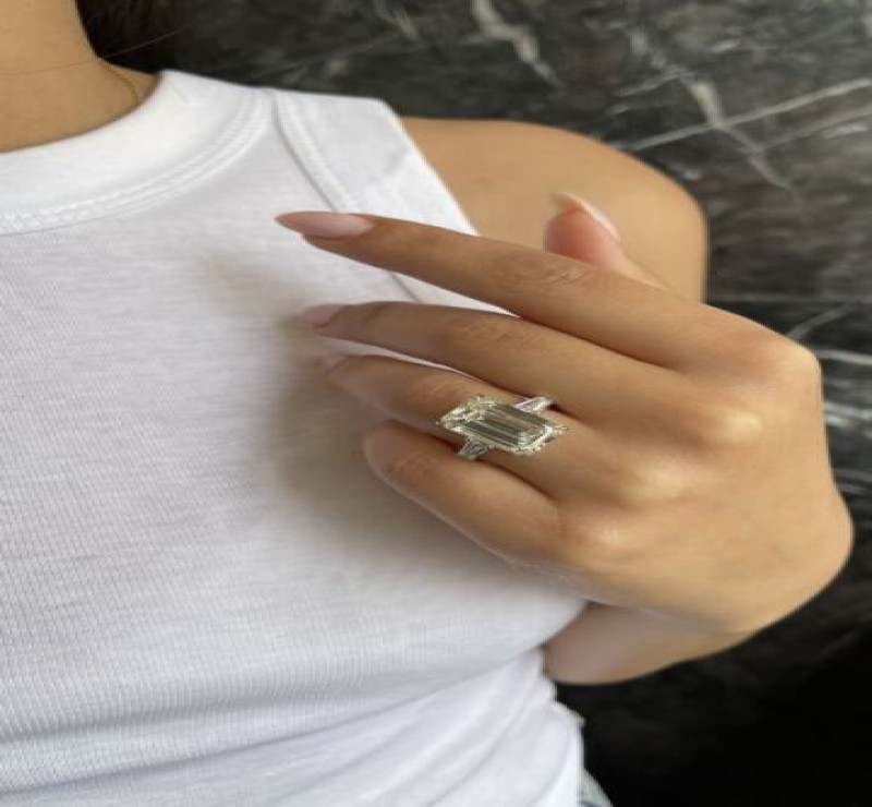 Elegance in White: Stunning White Diamond Wedding Rings