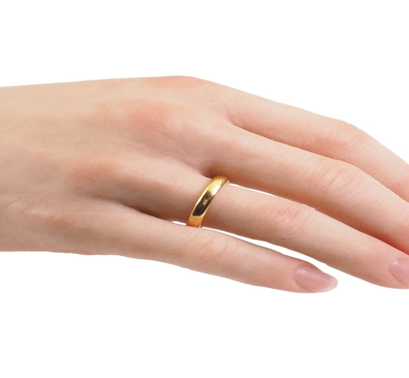 Shine Bright with These Gold Wedding Bands