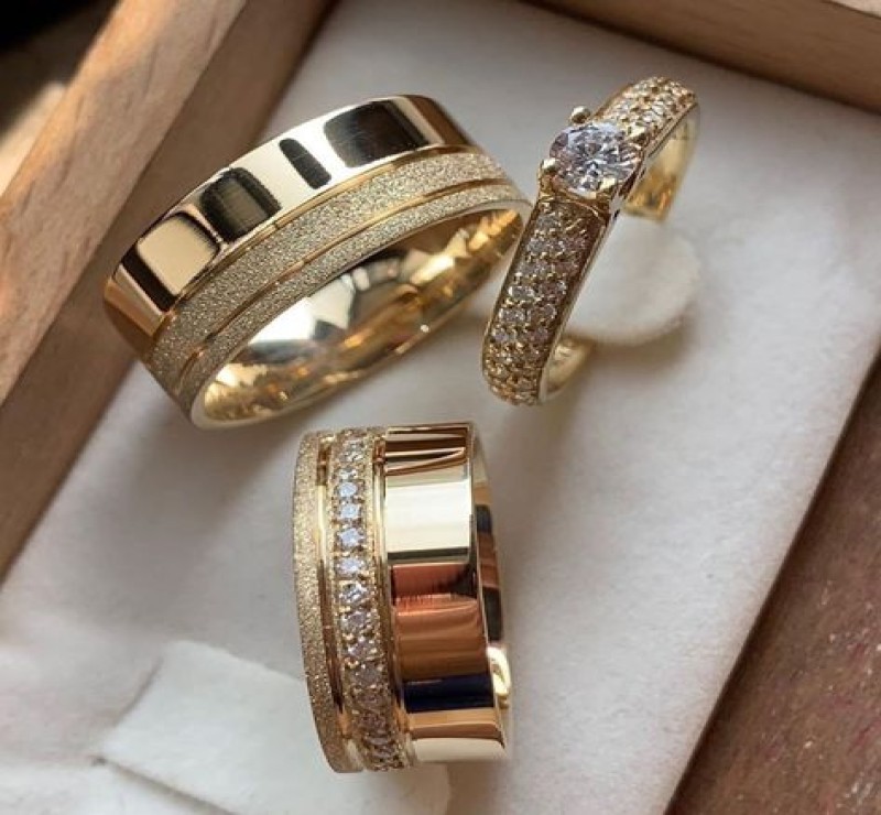 Unveiling the Beauty of Gold Wedding Bands for Women