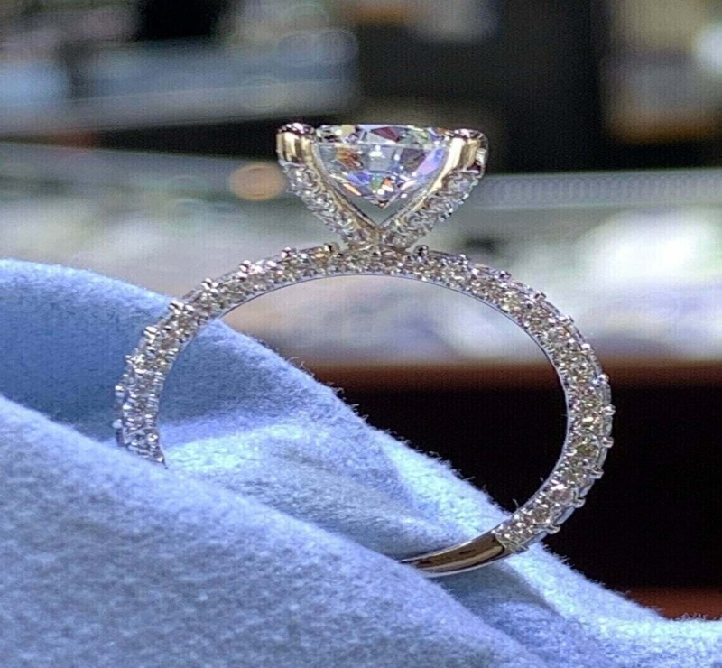 Find Your Perfect Engagement Ring Online Today