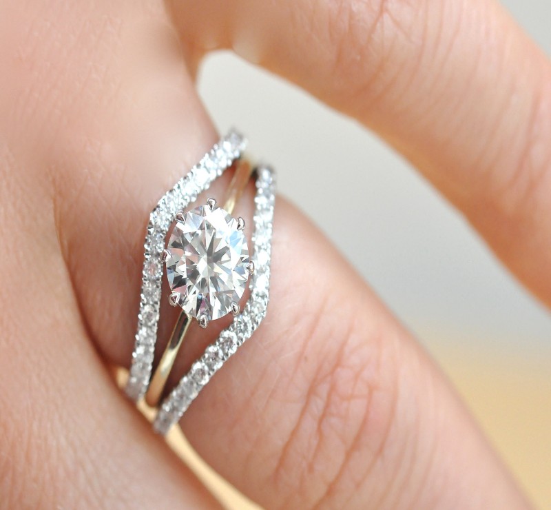 A Comprehensive Guide to Buying Diamond Engagement Rings