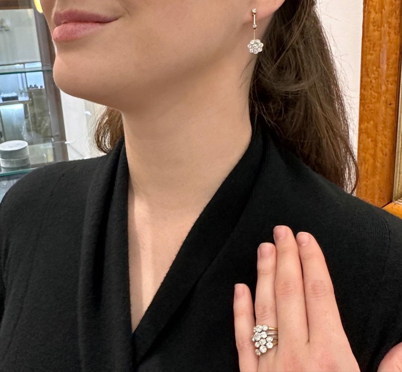Decoding the Art of Buying Engagement Rings Online