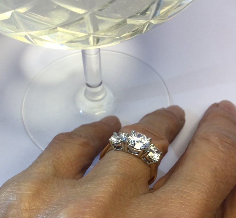 Guide to Finding the Perfect Wedding Rings Online