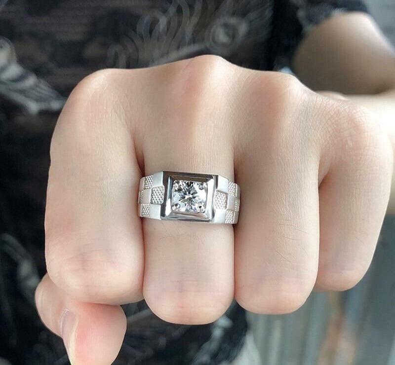 Ultimate Convenience of Shopping Wedding Rings Online