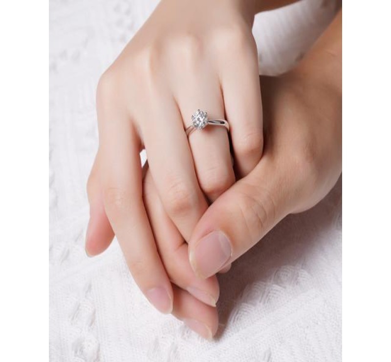 Finding the Best Online Jewelry Stores for Engagement Rings