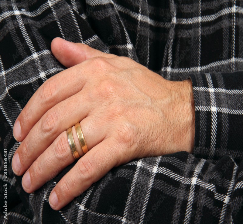Dazzle Him with Mens Diamond Wedding Bands